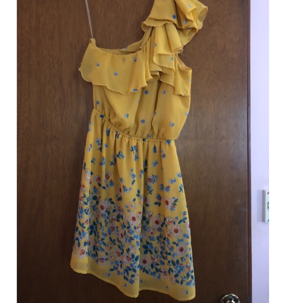 One shoulder ruffle yellow floral dress